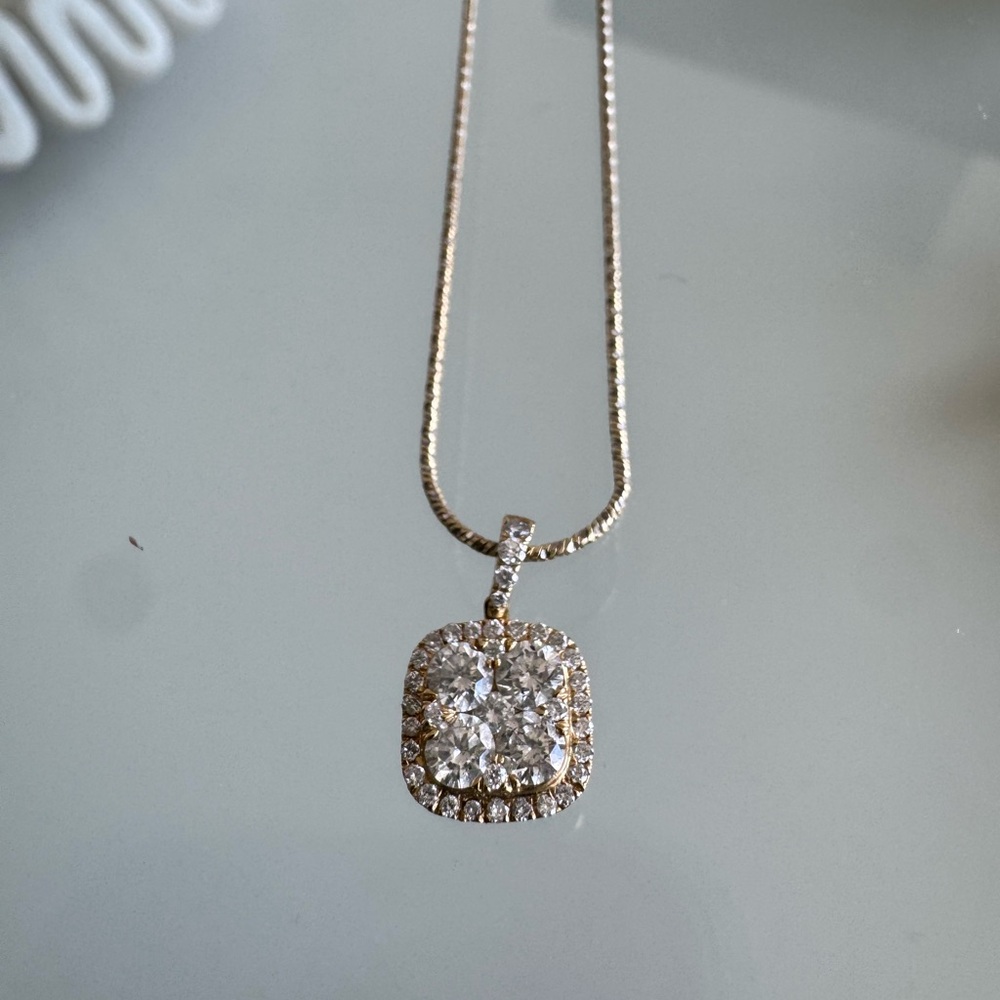 Gold Diamond Pendant Necklace
